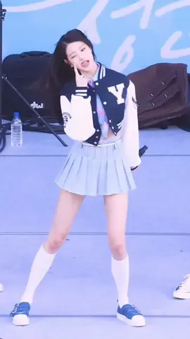 o skz acabou de sair do red carpet da kcon, acho que nao passo de hoje #foryou #fy #fyp #fypシ #dafnecams #fancam #wonyoung #ive 