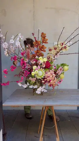 Its Flower Hour Baby!  #flower #florist #fypage #fypppppppppppppppppppppppppppppppppppppppppppppppppppppppppppppppppppppp #flowerpower #weddinginspiration #centrepiece #wildflower #orchid #roses #nativeflowers  #CapCut 