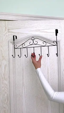 There is no need to install hooks on the door, and clothes and bags can be hung behind the door#doorhanger#storage #householdgoods #bedroom#door 