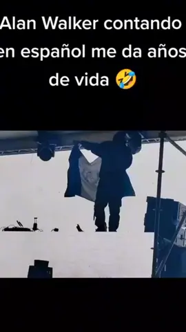 alan walker live in salvador .#walker 