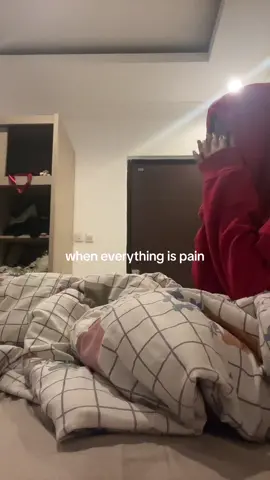 Hai, kali ini aku mencoba untuk menata kembali semua yang sudah hancur, rusak, kacau. aku pelan pelan menerima semua keadaan. aku mencoba untuk memaafkan. aku mencoba untuk 