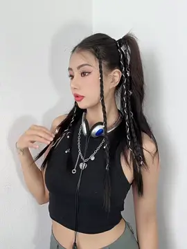 #braidedhairstyle #braidedextensions #ponytailtutorial #braidedponytail #hiphophair #braidedwig #ponytailclip #slickbsckponytail #y2khairstyle #y2kaesthetic #hairwigextension #easyinstallwig #howtoinstallhairextensions #longhairstyles #highponytail 