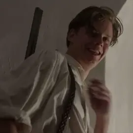 hes so beautiful #billskarsgård #billskarsgårdedit #billskarsgardedits #foryoupage #fypシ゚viral #victoriamovie #foryoupage #lanadelrey 