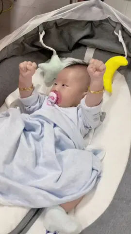 :3 Tự dưng bữa nay mỏi 2 tay quá, cứ thấy nặng nặng vướng vướng ấy nhề 😂😂😂 #embedethuong #embedangyeu #xuhuongtiktok 