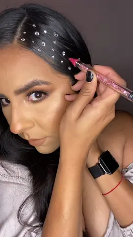 Rhinestone hair 💎 #rhinestonesmakeup #rhinestonehair #bridaltiktok #bridallook #weddingtiktok #weddinghair #weddinghairstyle #weddinghairtutorial #bridesmaidhair 