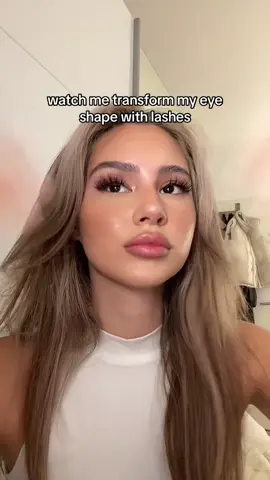 the difference that lashes can make … 😳 @YB - Honey lashes 