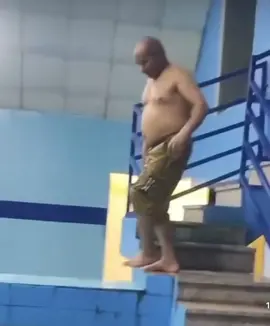 Música do carnaval! #videocassetadas #leosantana #piscina #queda #zonadeperigo 