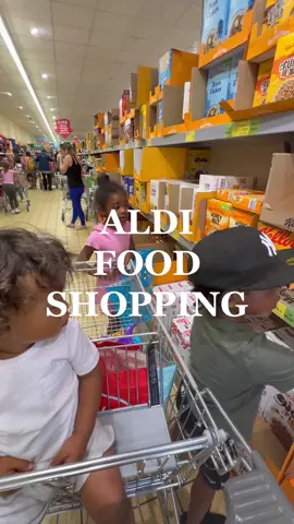 £7 Aldi food shop 👏 #foodshopping #foodshoppinghaul #aldifoodshop #familyof5 #mumoffour #sahm #mumtiktok #foodhaul #foodtiktok #shopping #shoppinghaul #foodshop #fyp 
