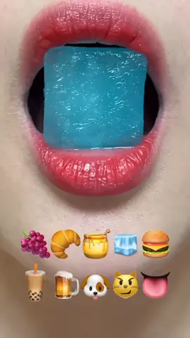 💙crunchy💙  #mukbang #foryou #candy #asmr #asmrsounds #fy #foryoupage #fyp #lips 