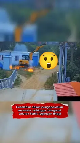Kasalahan dalam pengoperasian sehingga excavator menyentuh kabel bertegangan 20.000 volt #kabellistrik #20000volt #higtvoltage  #escavator #eskavator #tiktokimpact 