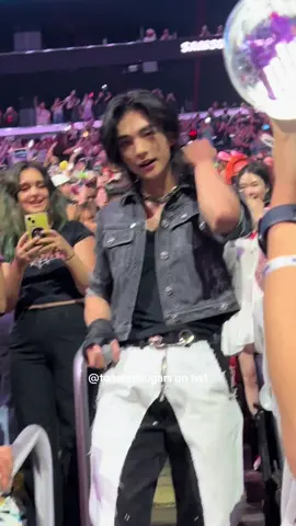 thank you hyunjin 🫶 #hyunjin #kcon #kconla #kconla2023 #skz #straykids #kpop #fyp @Stray Kids 