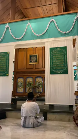 Akan selalu merasa kurang jika yang di pandang nikmat orang lain #mbahmutamakinkajen #kajenpatijateng #ziarahwali #fyp 