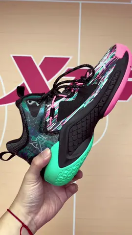 One of the classic style of QiXi series with the slogan FEARLESS. 💥💥 Only around 1??? in my live. #xtep #spikey #goodqualityshoes❤️🥰 #basketball🏀 #trendyshoes #budgetmeal #shoes 