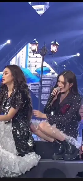 Sao tui vẫn thích cái đoạn lấy váy che cho Char này nhất nha  #charlotte #engfa32 #charlottyaustin #engfawaraha #charlotteaustin #engfawaraha♥️ #charlotteaustin🐰🌻 #englot #englotvietnam🇻🇳 #fcenglotvietnam🇻🇳 #missgrandthailan2022🇹🇭 #xuhuong #trending #tiktok 