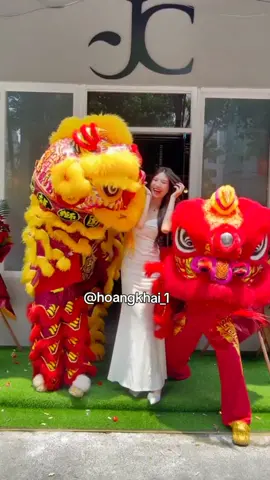 Ê 2 chú Lân này chơi kì quá nha.😂 #vacaiket #lân_sư_rồng_niềm_đam_mê_bất_tận #lan_su_rong_niem_dam_me_bat_tan #lan_su_rong #lân_sư_rồng #múalân #đầulân #lânsưrồng #fyp #xuhuong2023 #xuhuong 