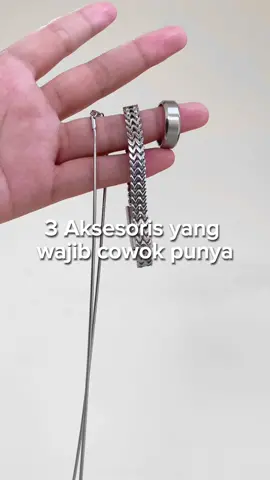 Cowok cowok wajib banget punya aksesoris ini! Yuk buruan join live atau cek keranjang kuningnya!  . #projectninetyseven #aksesoris #aksesoristrendi #kalungpria #gelangpria #cincinpria #menfashion 