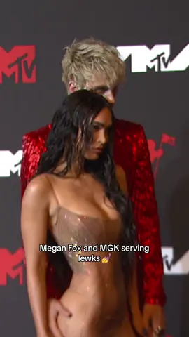They slayed at the VMAs red carpet fr 🥵 #meganfox #machinegunkelly #mgk #mtvceleb #vmas 