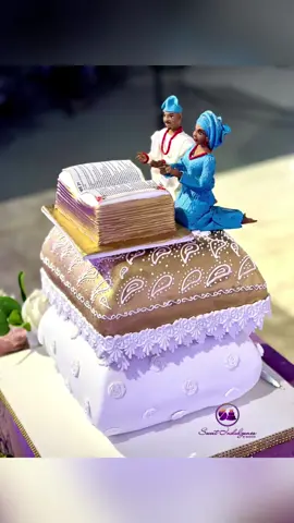 Absolutely stunning wedding cake #caketok #naijatiktok #bakersoftiktok #weddingcakes #fondantcake #sweetindulgencebybakhita 