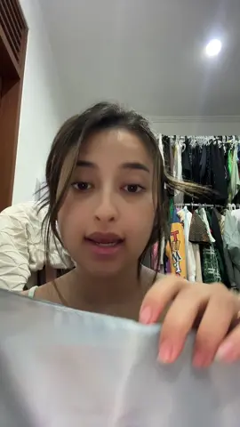 Gakerasa udah ngepack tas buat ke rumah sakit aja 🥺🥺 ttp aja gbs lupa bawa deo gue apalagi gbs mandi yak ntr