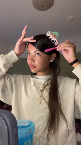 I didnt swoop it low enough but its wtv #giselagiovlogs #grwm #grwmhair #ecogel #hairtiktok #slickhair #sidepartslickback #slick #gisela #hurrrr 