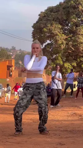 How many joined??😳🔥 #brazil🇧🇷 #uganda #isabellafro #dance #travel 