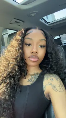 you & i 😏                                                            -hair from @CURLYME HAIR @CurlyMe Hair Store [link in bio! use code NEY FOR 30% off] #fyp #foryoupage #curlymehair #weargowig #gluelesswig #tiktokshopbacktoschool 