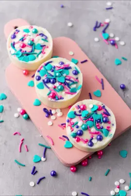 Hey foodie friends! 🍫✨ Ever wondered how to create those picture-perfect, drool-worthy chocolate-covered Oreos you see in gourmet stores? With the magic of a simple silicone mold, I'm sharing the secrets right from my kitchen! Dive into my latest blog post and bring the art of chocolatey delights right to your home. Perfect for parties, special occasions, or...you know, Tuesday treats! 😉🍪 #ChocolateMagic #OreoDelights #homebaking 