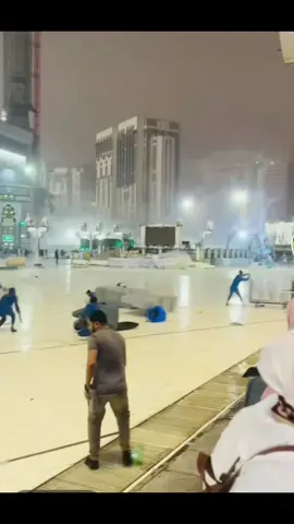 intense storm in makkah #kaaba  #raininkaabah  #thunder  #rain 