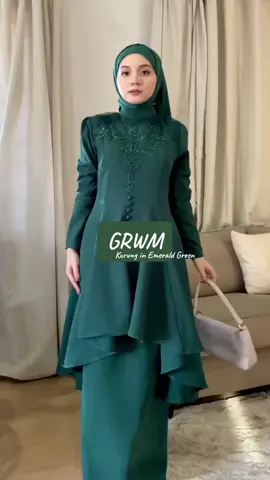 Confident level 200% bila pakai cantik macamni 💚  Pssttt tengah sale tuuuu , lambat habis , xgrab rugi! #kurungmoden #kebaya #kebarung #kebarungklasik #kebayaklasik #kurungklasik 