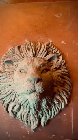Sculpting a lion and making a plaster mold  #sculpture #lionsculpture #plastermold #moldmaking #ceramics #plastilina 