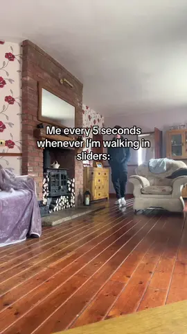 I keep tripping in them 😂 #fyp #relatable #funny #humour #ethan_stee1e #viral #xyzbca 