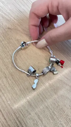 Minha pulseira e meus berloques sempre protegidos com os nossos pega ladrão 😍 #prata925 #caminhodaprata #berloques #berloque 