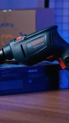 Em casa, precisamos ter aquelas ferramentas básicas que podem nos ajudar no dia a dia. Pensando nisso, no vídeo de hoje, vamos falar dessa Furadeira de Impacto Bosch GSB 450 RE. A fabricante garante versatilidade e facilidade no uso. Descubra se essa é a sua Melhor Compra no novo vídeo do nosso canal! #MelhorCompra #Furadeira #Bosch #FuradeiraBosch #Ferramentas #compraonline #comprainteligente #compracasa #resenhadeprodutos 