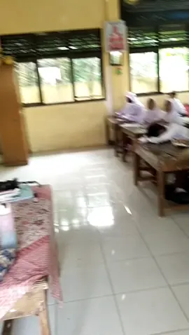 Waktu terus berjalan.. ada satu hal yang tidak bisa kita ulangi dalam kehidupan kita yaitu 