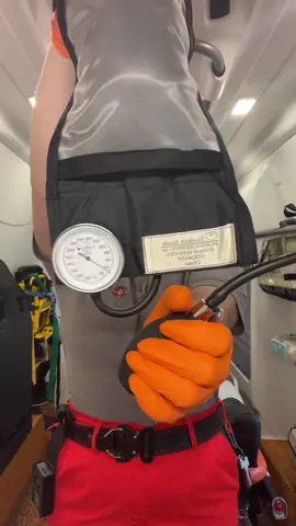 Ich zeige euch Material, welches wir auf dem #rettungswagen mitführen. 🚑 Wisst Ihr wie man das gezeigte im Video nennt und wofür es da ist? 🧐 #rettungssanitäter #notfallsanitäter #rettungsdienst #paramedic 