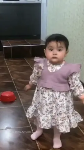 #baby_funny2023 @baby_funny #cutebabies #babytiktok #baby_funny #trynottolaught #funnybabiesoftiktok #bebeheureux #funnyvideos2023_ #funnyvideos😂😂😂 #babylove #baby #bébé #drole2video #funnyvideotiktokf #funnyvideos #tiktokfrance🇲🇫 #tiktokalmanya #tiktokitaliacomedy 