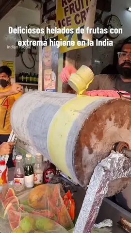 Deliciosos helados de frutas con extrema higiene en la India #comidacallejera #deliciosos #helados #parati #foryou #amazing #indianfodie #india 
