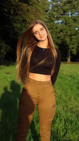 Ich möchte Ihnen sagen, dass ich mich jedes Mal gesegnet fühle, wenn ich bei Ihnen bin. Ich flehe dich an, mich für immer mit deiner Liebe zu segnen. 🌺🌺