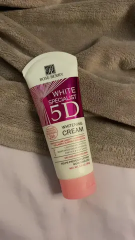 كريم مبيض يدوم لوقت طويل ترطيب و تبيض بنفس الوقت🤩. #foryou #fyp #fypシ #روز_بيري #explore #اكسبلور #مالي_خلق_احط_هاشتاقات #ترند #funnyvideos #هاشتاقات_تيك_توك #كريم_مرطب #تبيض 