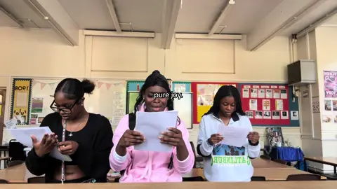 benvinda in the back processing, i’ll forever be proud of all my girls😭. #divinensuxo #fyp #foryoupage #foryou #purejoy #mygirls #futurewomenstars 
