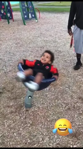 Hilarious! Dad gets son dizzy on playground. #kids #kidsoftiktok #dad #dadsoftiktok #funny #funnyvideos 
