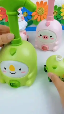 Xe đua bơm bóng trợ lực cho bé#xeduabombong #xeduabombongchobe #xeduabombongtrolucchobe #dochoibombong #mebe #mebimsua #reviewmevabe #xuhuong #baby #fyp 