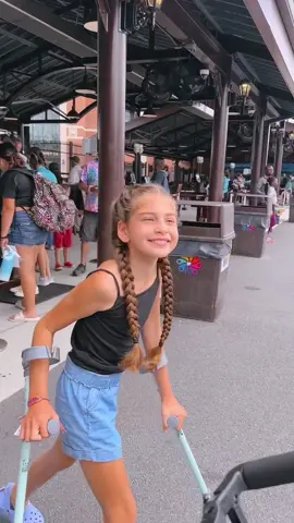 good morning from The Hotel Hershey 🏨🍫✨ #AmazingAbigailGrace #CerebralPalsy #momdaughter #disability #familyvlog #morningvlog #dayinthelife #thehotelhershey #hersheypark #hersheyparkhappy 