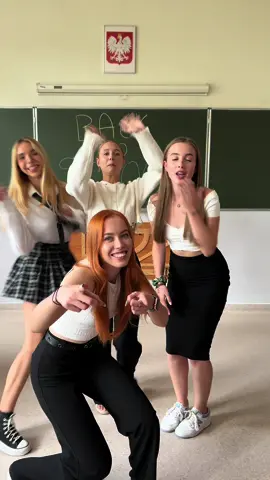 Z okazji BACK TO SCHOOL spotkajmy się w Galerii AMBER w Kaliszu 1 oraz 2 września w godzinach 11-19! Z kim się widzimy? 😊🫶🏻 #waksy #backtoschool #kalisz #spotkanie #szkola 