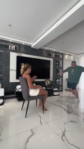 😂😂😂😂 @Lilougiova 