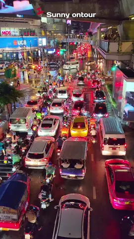 บรรยากาศ​การ​จราจร​บริเวณ​แยก​อโศก​มนตรี​ กรุงเทพ​มหานคร​ #sunnyontour​ #bangkok​ #Thailand​ #sunnyontourinbangkok​ #asok #การจราจร #แยกอโศก #รถติด 