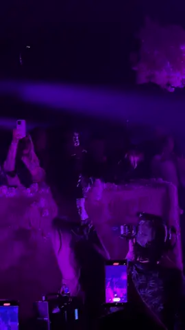 Katteyes @katteyes Iamferv cantando su tema Roll Royce junto a Standly en Bresh🌸 #iamferv #katteyes #bresh #fiestabresh #centroparque #standly #chile #musicaurbana #trend #viral #show #lentejas 