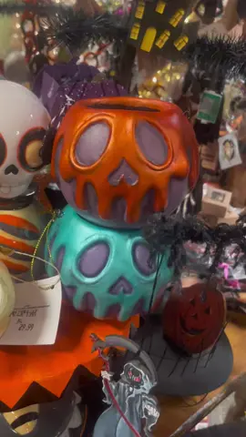 The store Traditions in the Valley has the classiest/most high end selection of Halloween decorations. Not cheap, but the quality is the best so its only fair. #halloweendecor #halloweendecorations #classyhalloween #halloween 