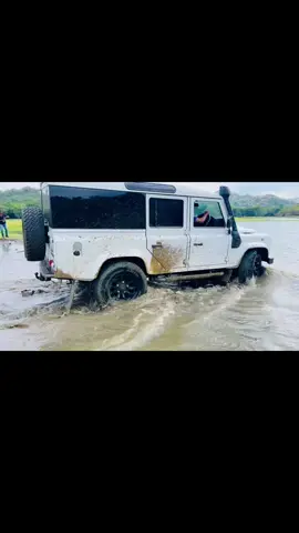 👹🤍 #defendersl #offroadsrilanka #fvp #defyboy 
