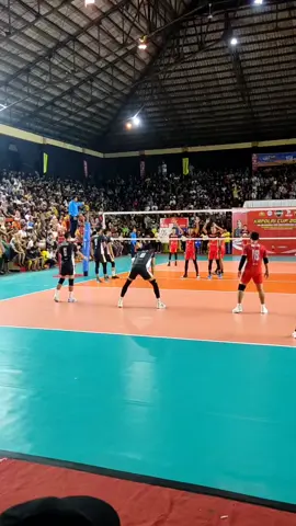 Vidio mentahan spike @STARS  .  .  . #kapolricup #kapolricup2023 #voligram #bolavolijatim #voliasik  #bintangsaputra #volleyball #kendal  #voliindonesia #fypシ #poldajatim 